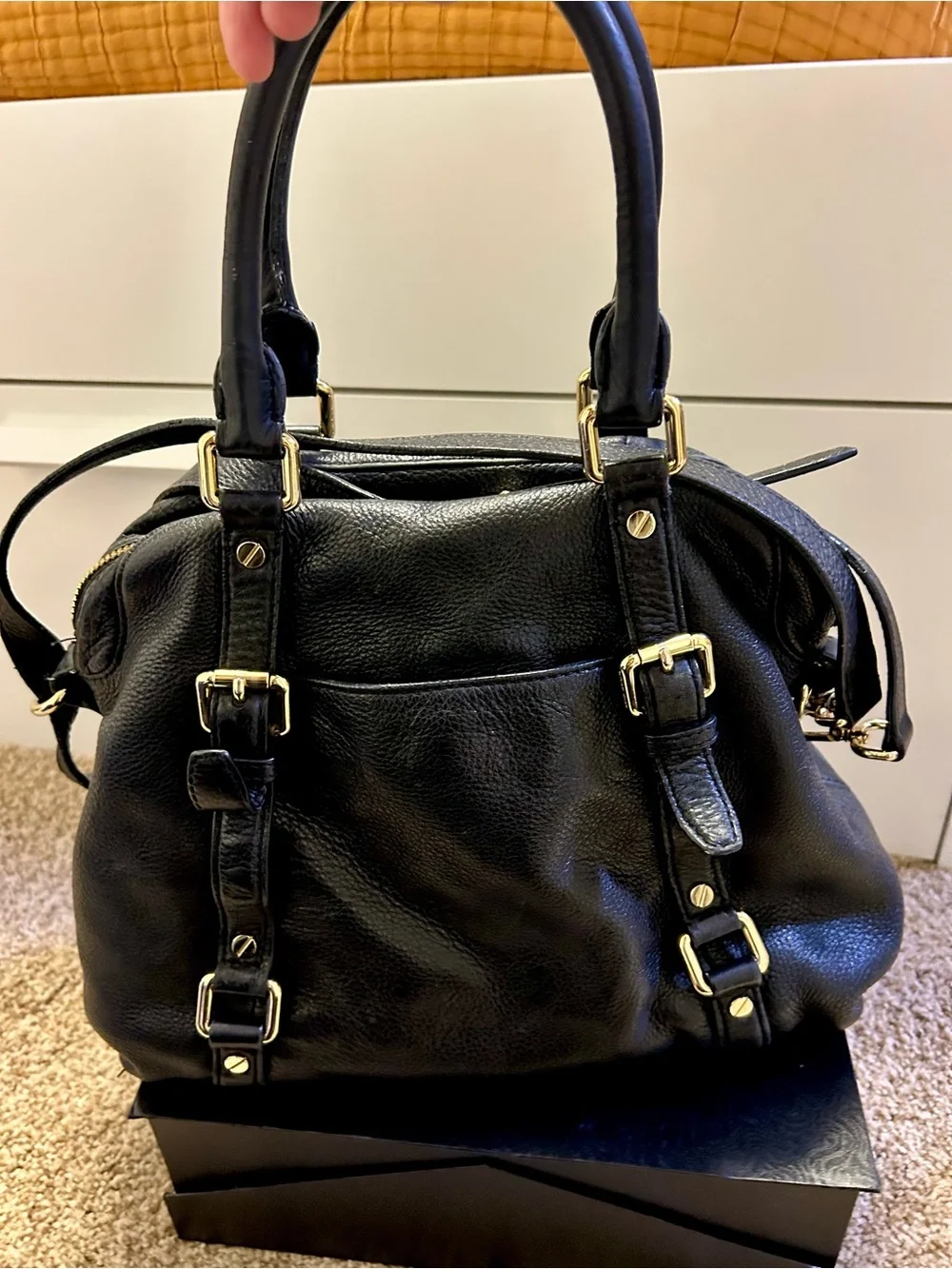 Michel Kors Beford belted medium satchel & cross body bag. Black/Gold